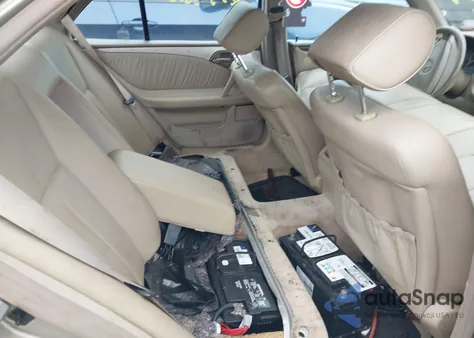 1998 Mercedes-Benz E 320 из США, поврежденный, VIN WDBJF65F6WA518201